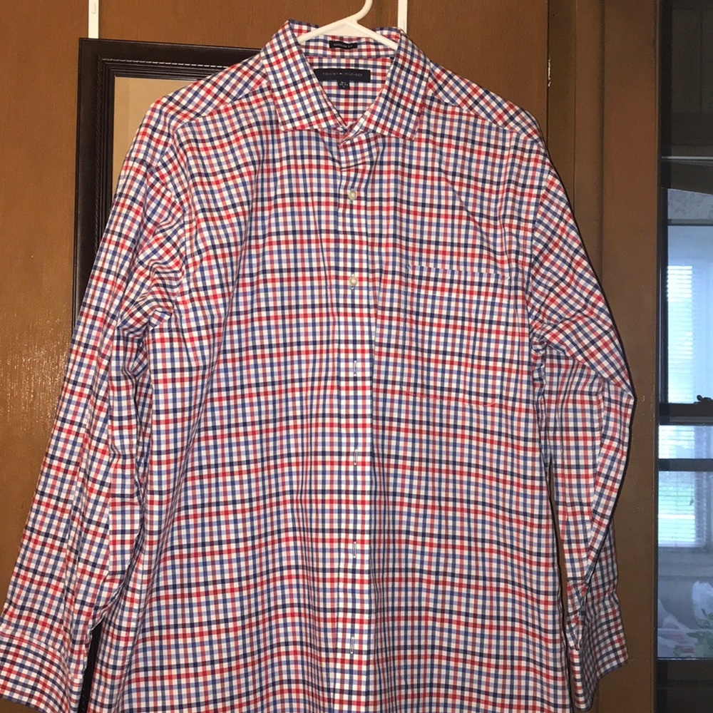 TOMMY HILFIGER men’s plaid long sleeve shirt